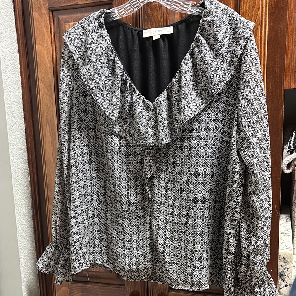 Black and White Ruffled Long Sleeve Blouse with Bib Collar